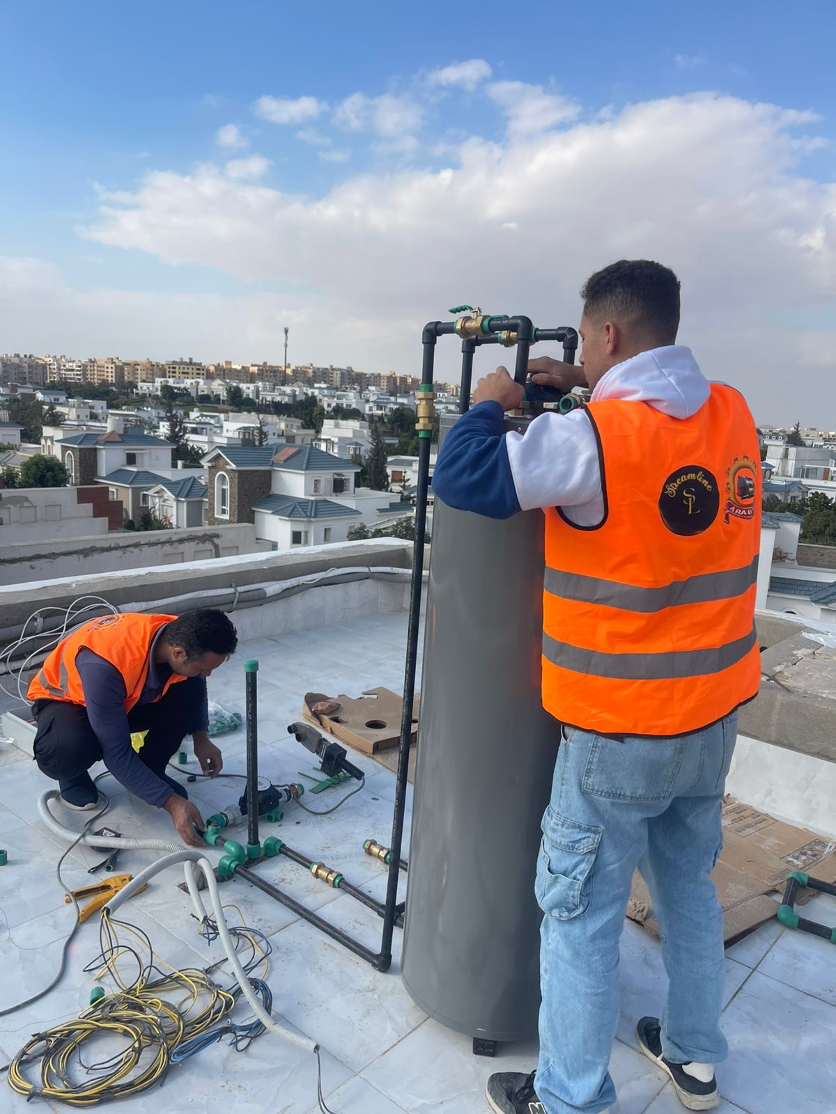 تركيب سخان مياه مركزي على سطح فيلا - ستريملاين