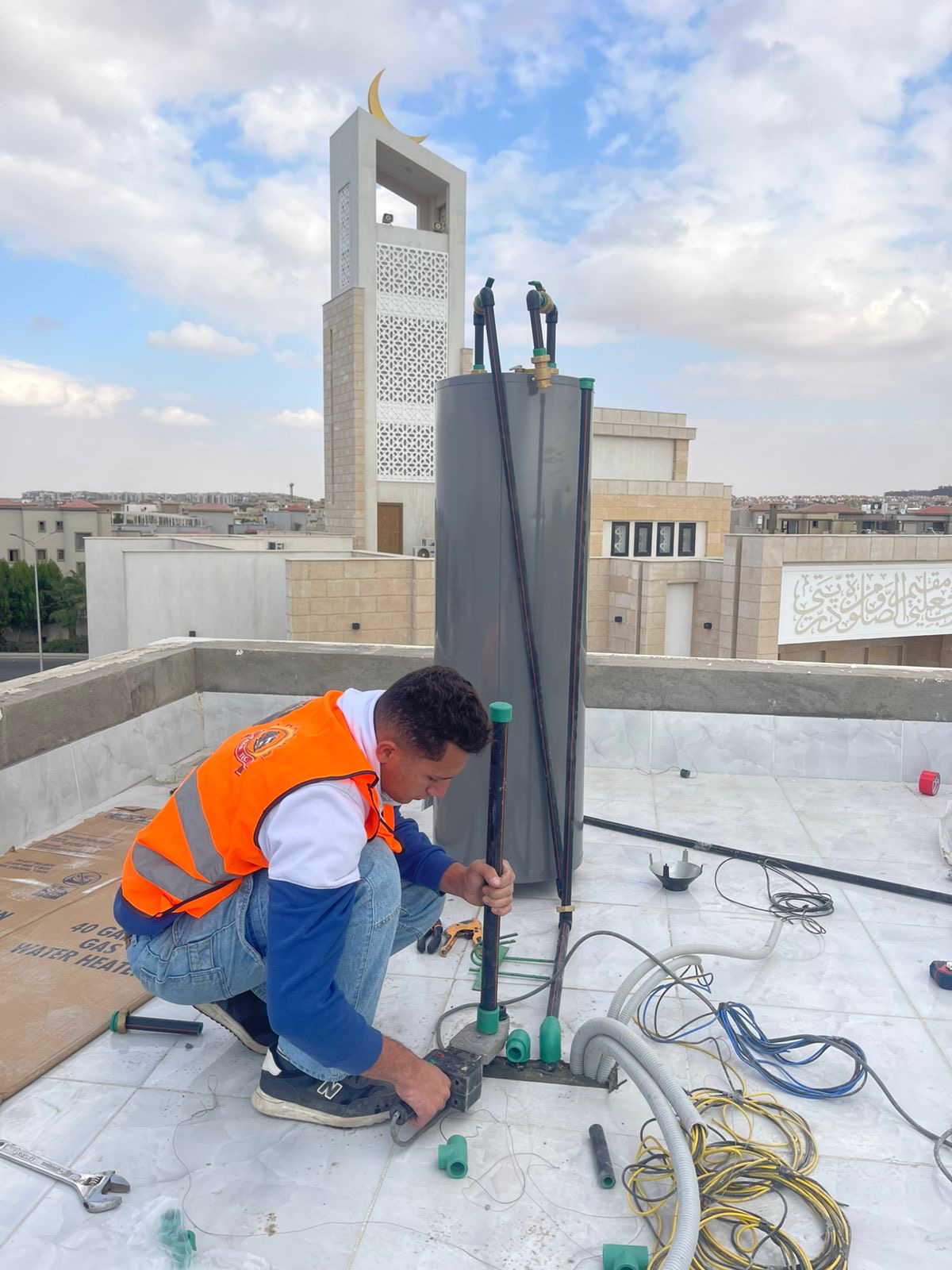 تركيب سخان مياه مركزي على سطح فيلا - ستريملاين